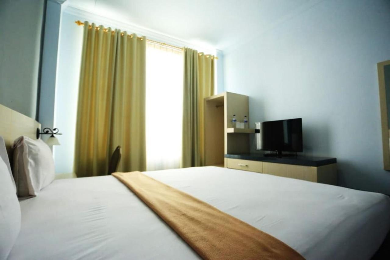 Hotel Mulia Indah Palopo Exterior foto