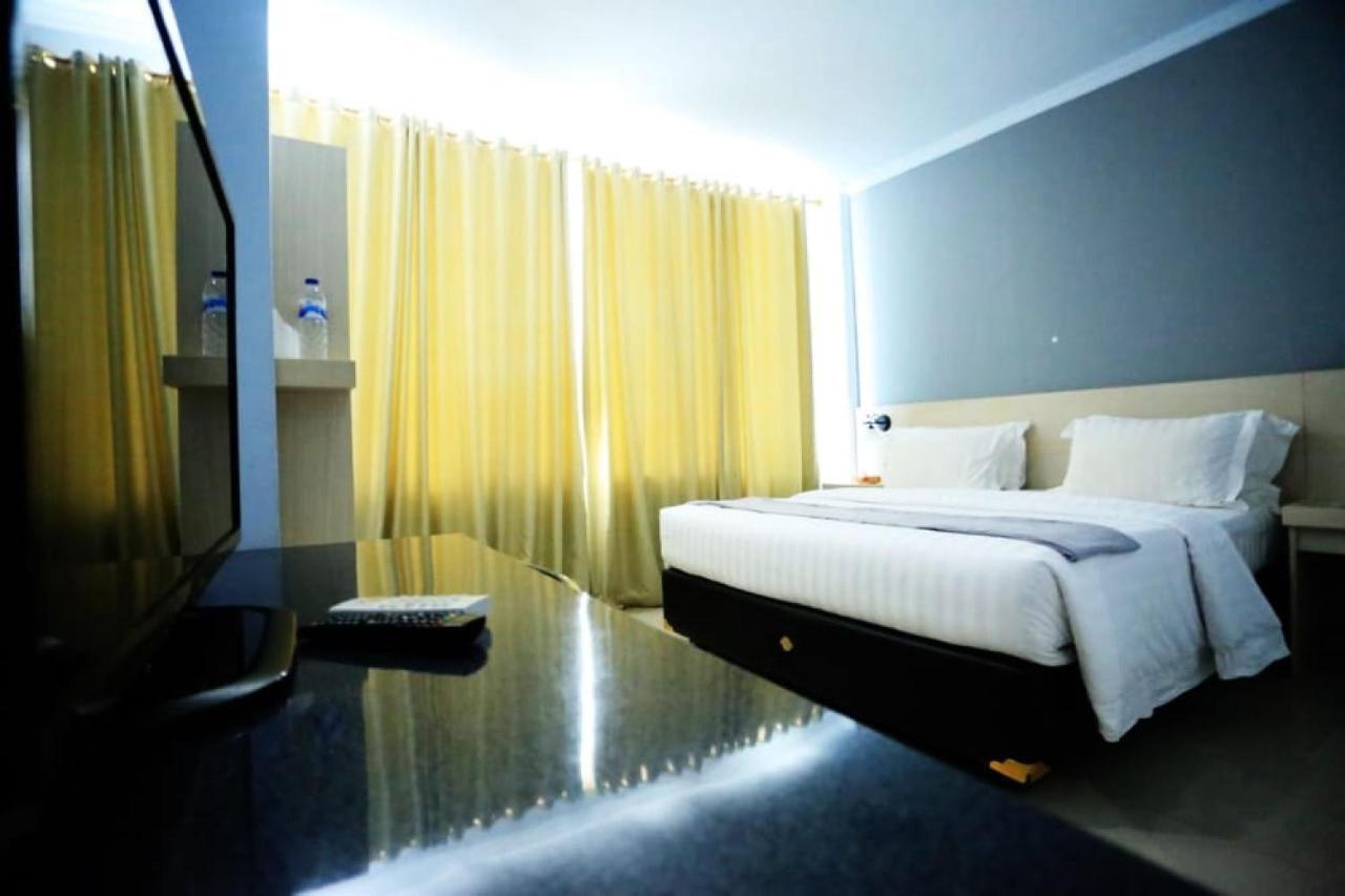 Hotel Mulia Indah Palopo Exterior foto